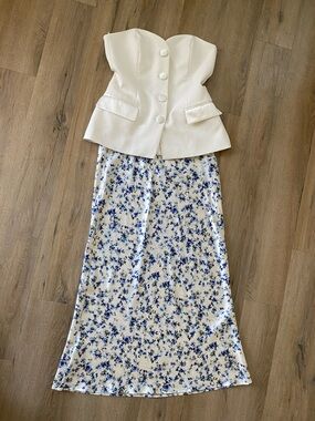 Zara White Maxi Skirt with Blue Floral Print never worn